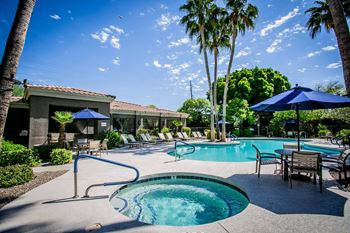 Ridgegate apartments spa/ hot tub